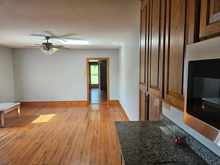 22864 Prince Edward Hwy — Photo 35