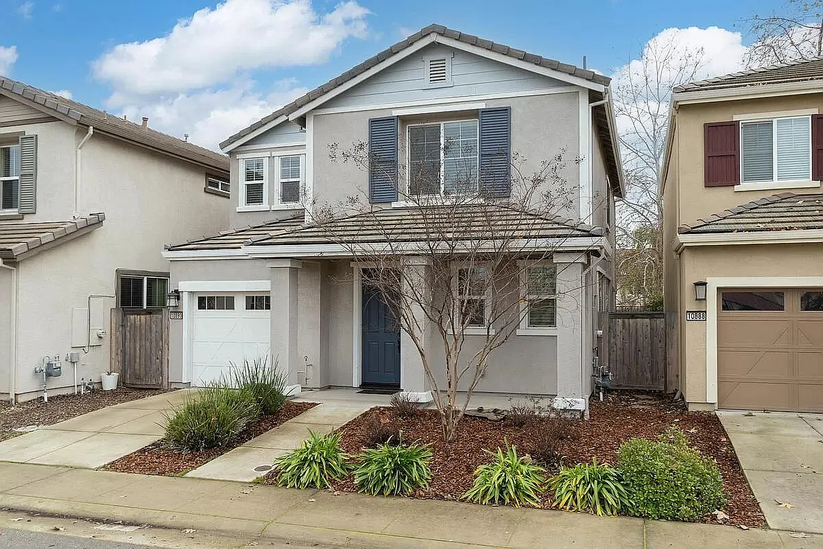 3 bed, 1826 sqft, $2,990 — Photo 1