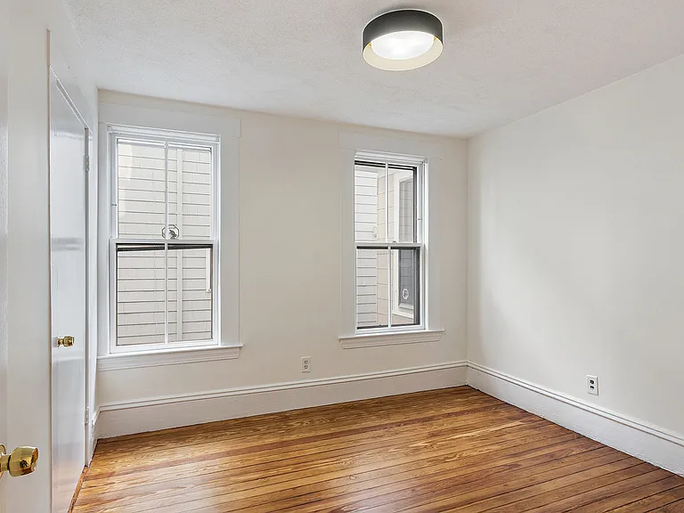 54 Bonair St #1B — Photo 9