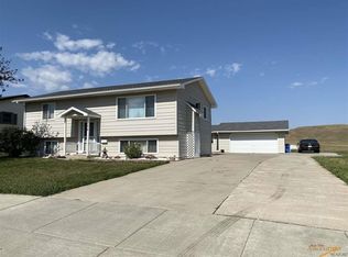 290 Viking Dr, Rapid City, SD 57701