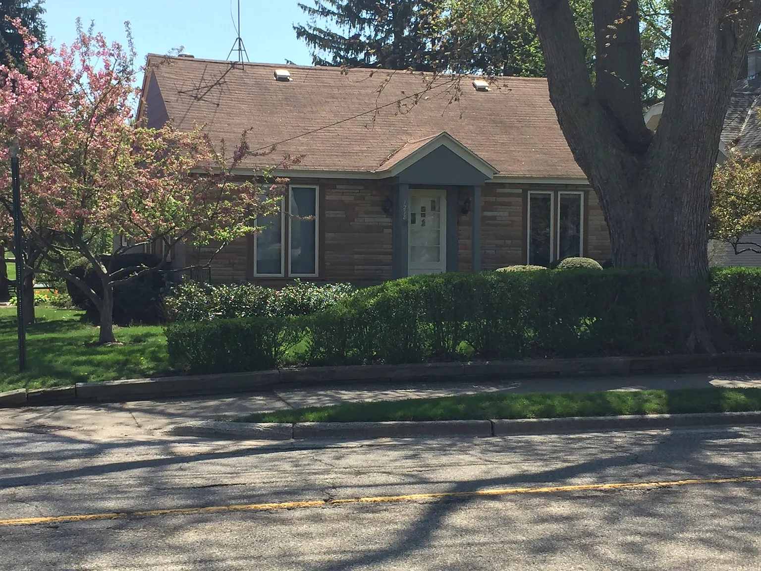 2 bed, 967 sqft, $1,800 — Photo 1