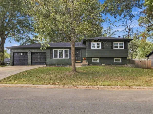 7402 Edgewood Blvd, Shawnee, KS 66203