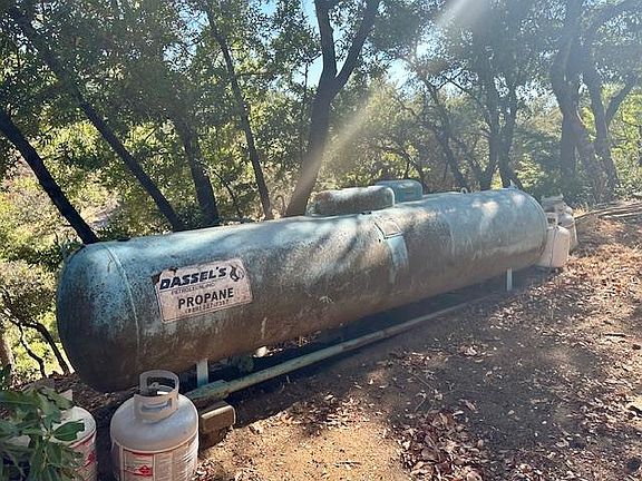 3rd image of 105 Silverline Rd