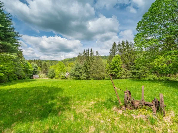 9 Prospect View Drive, Dummerston, VT 05301