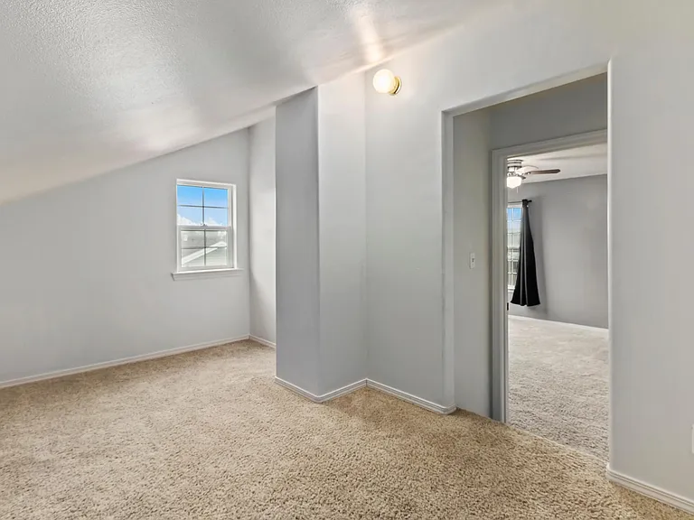 624 Greentree Way — Photo 17