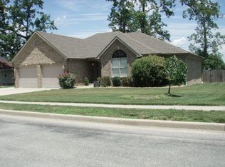 1012 Whispering Oaks Ln, Berea, KY 40403