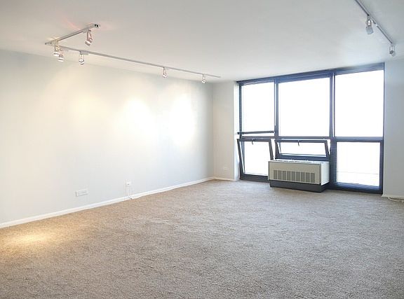 4th image of 2500 N Lakeview Ave APT 1304