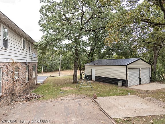 3rd image of 3616 Cliff Dr