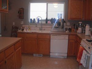 5th image of 2217 Three Sisters Ct NE
