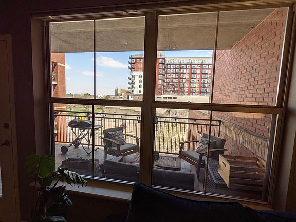 5th image of 1975 N Grant St Unit 412