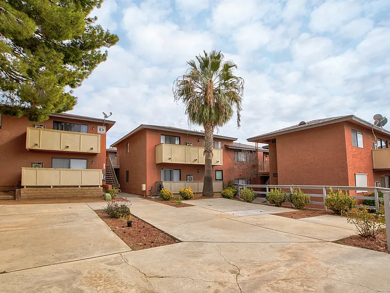 Sierra View Apartments — Photo 11
