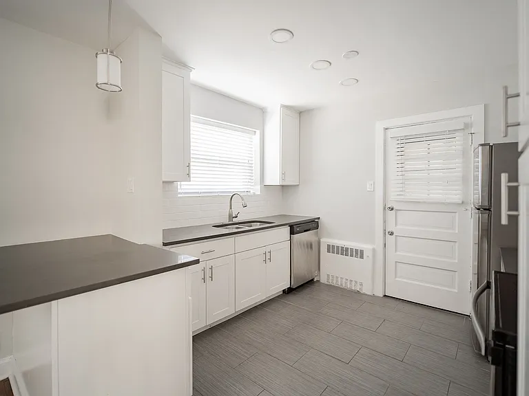 Updated Kitchen 7357-2S