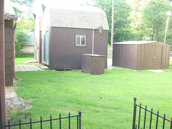 4th image of 1580 Terrace Dr