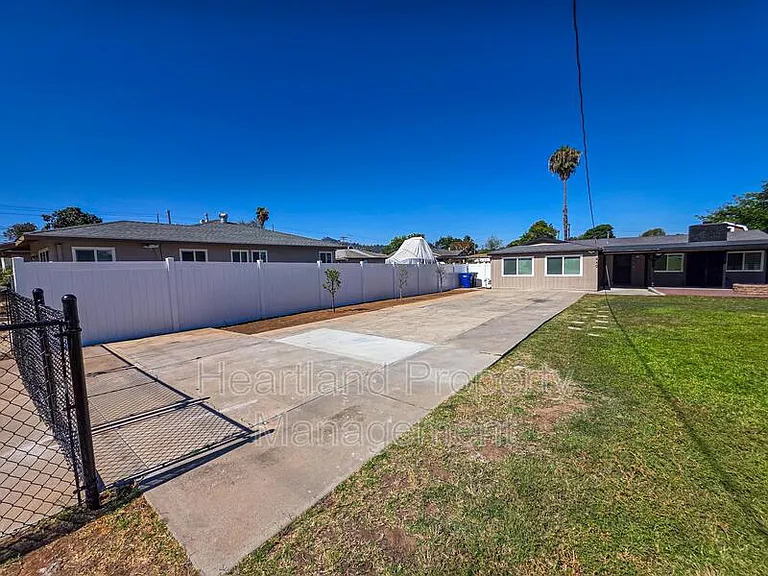 640 Claydelle Ave — Photo 21