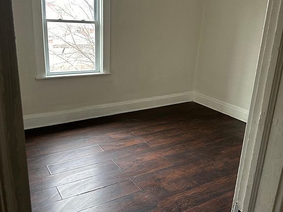 5th image of 2458 Niagara Ave #0