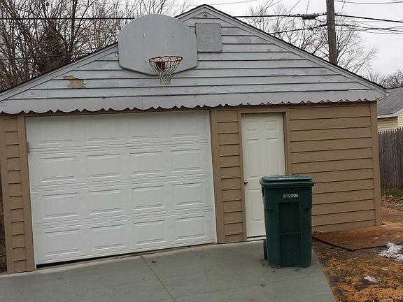 2nd image of 1825 Buckingham Ave
