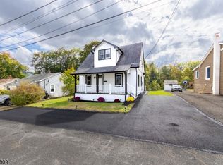 10 Avenue B, Ogdensburg, NJ 07439