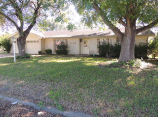 1106 Brookhollow Dr, Port Lavaca, TX 77979