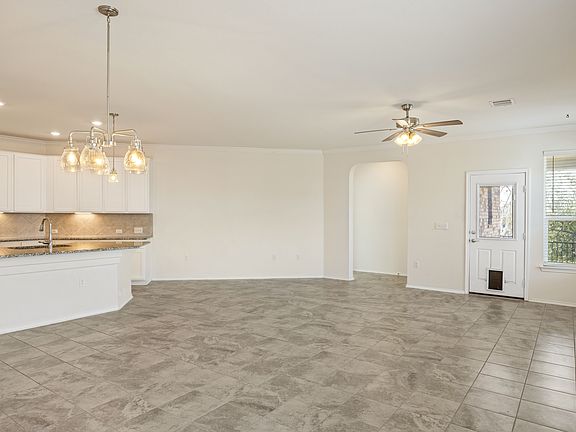 4th image of 805 Sandhill Branch Dr