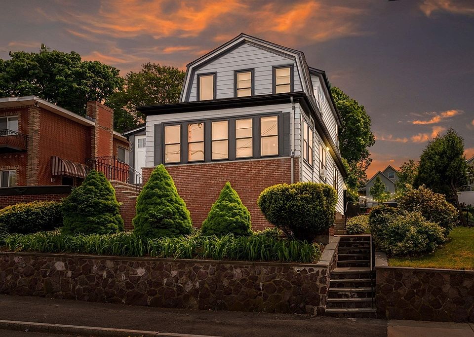 1st image of 566 Proctor Ave