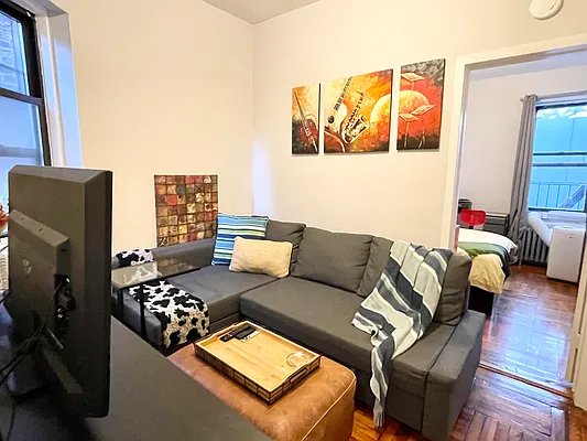 Rented by Living New York | media 18