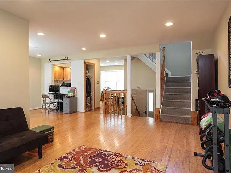 627 Lochern Ter — Photo 10
