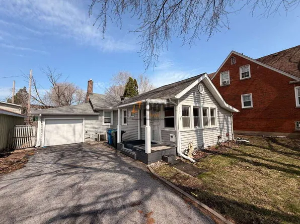 707 118th St, Whiting, IN 46394