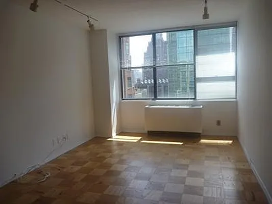 Rented by New York Private Realty Group | media 42