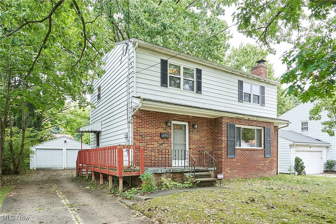 646 Cliffside Dr photo 1