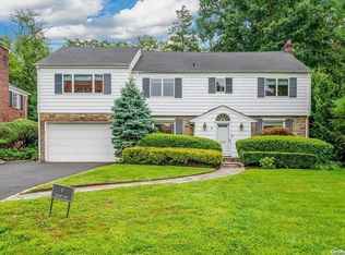 9 Orchard Rd, Great Neck, NY 11021