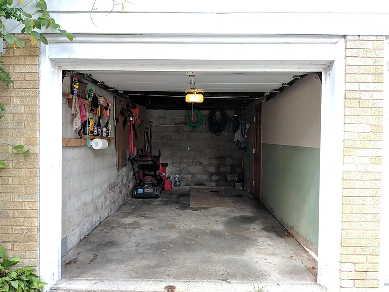 242 Edgewood Ln — Photo 5
