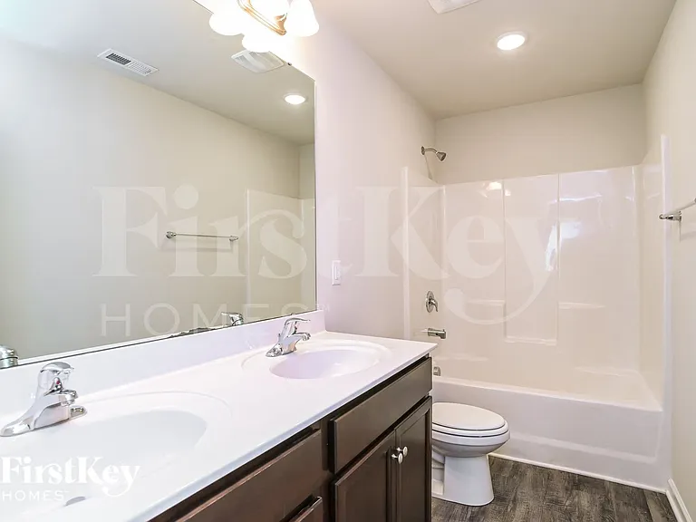 9616 Hamel St — Photo 13