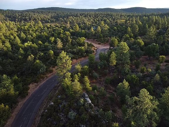 5th image of 806 N Chaparral Pines Dr