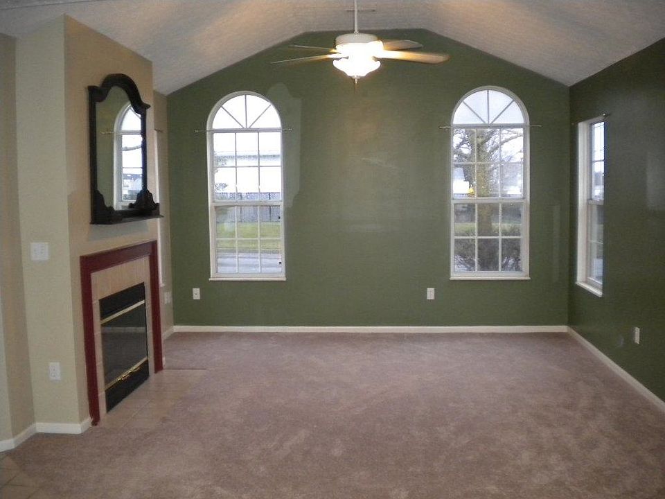 1st image of 386 Villa Oaks Ln