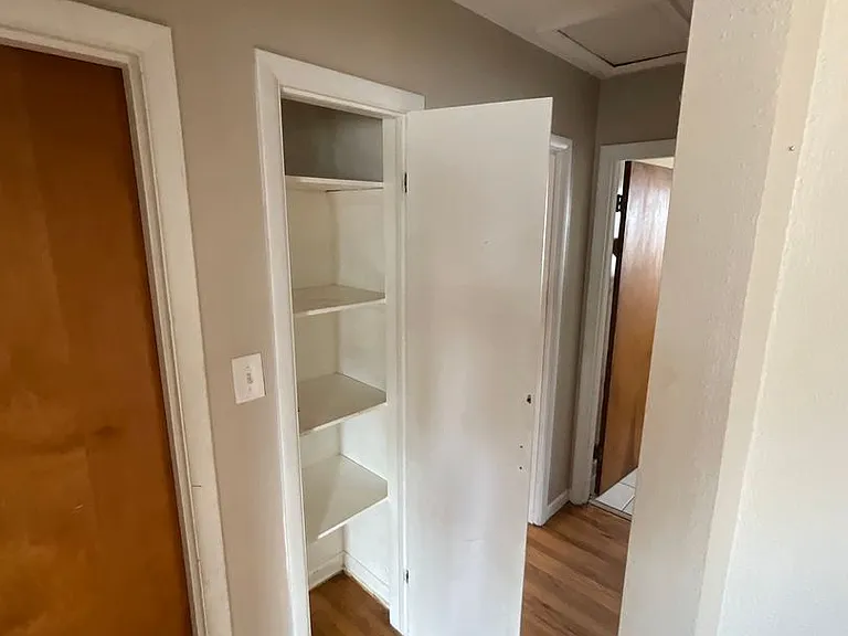306 Jefferson St — Photo 16