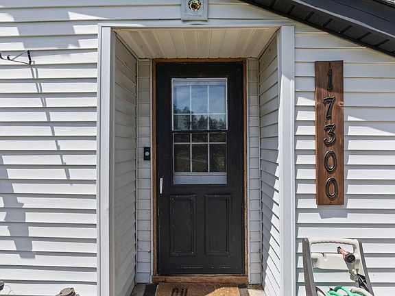 2nd image of 17300 Interlachen Dr NE