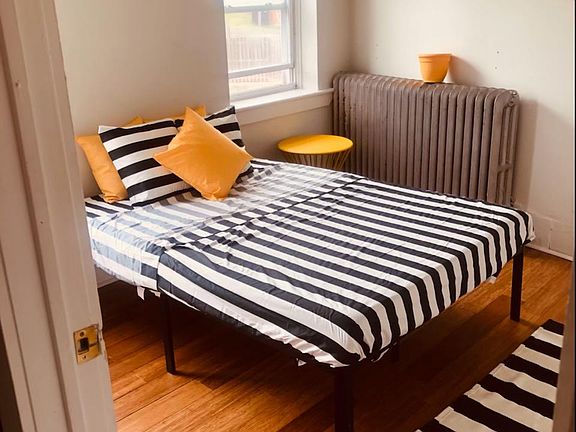 5th image of 15 E Main St APT 3