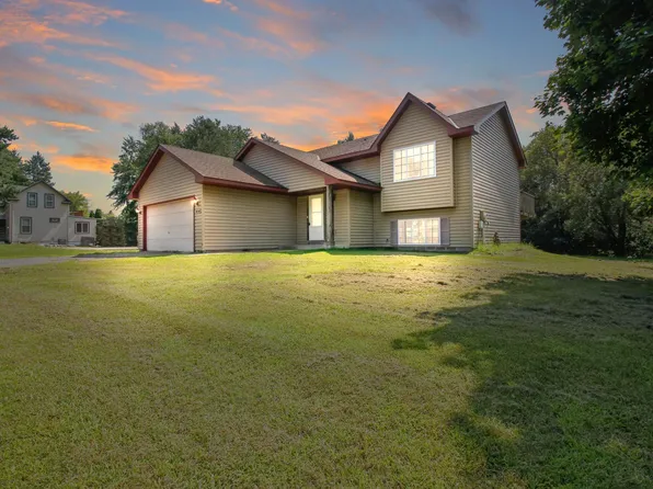 5655 140th St N, Hugo, MN 55038