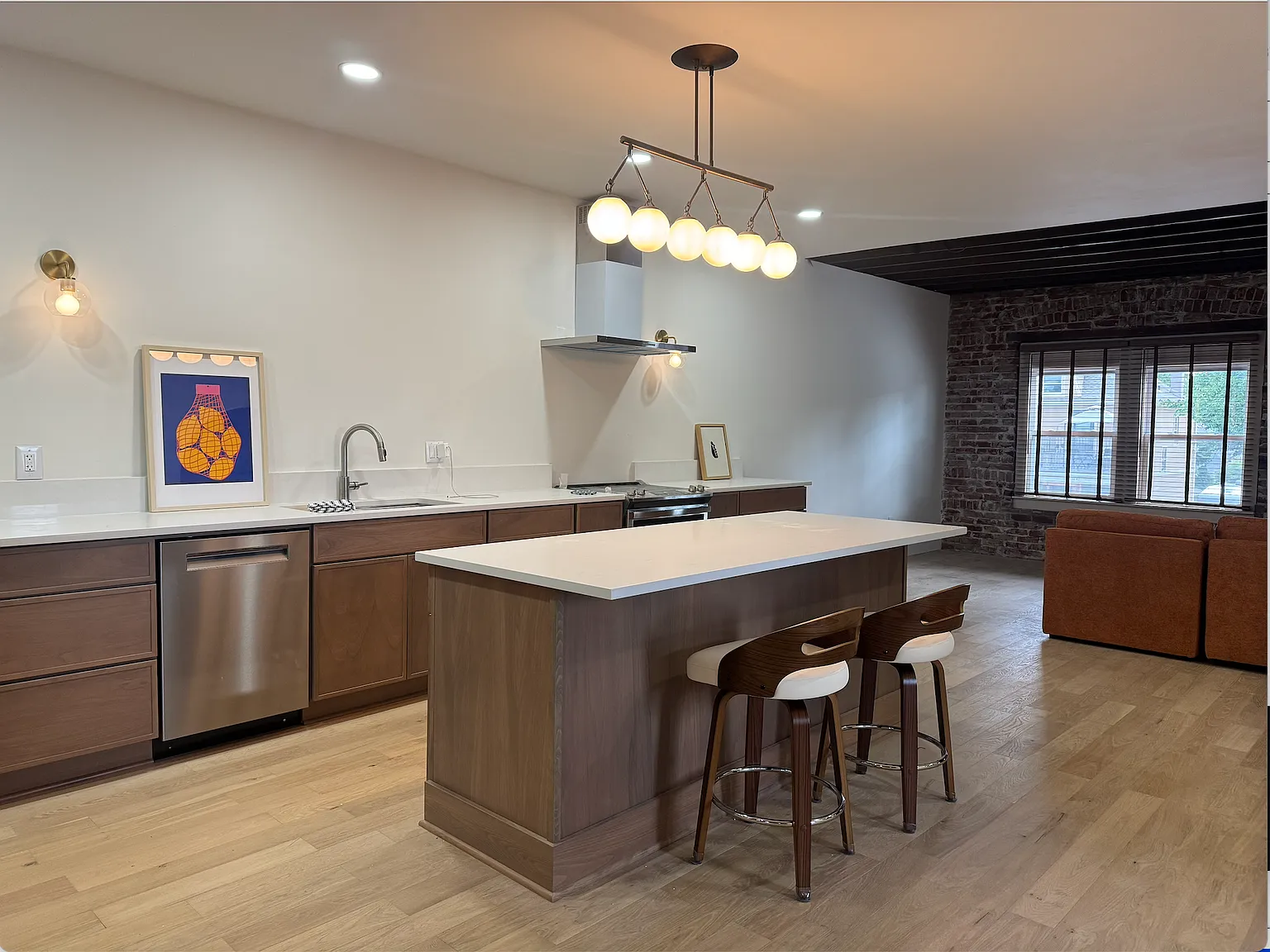 1 bed, 1000 sqft, $1,300 — Photo 2