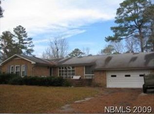 1001 Colony Dr, New Bern, NC 28562