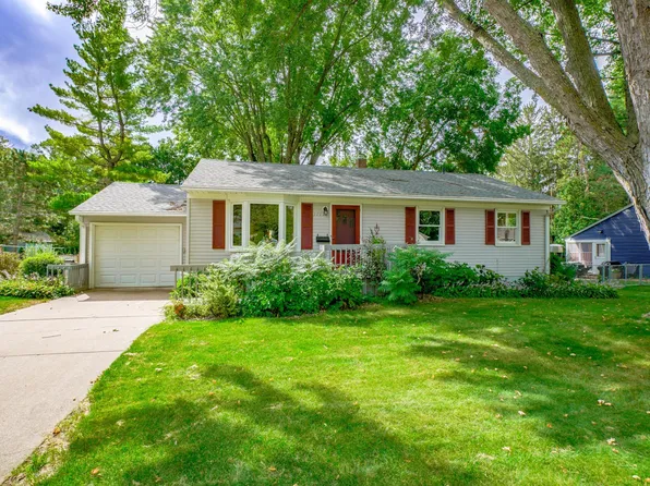 1117 Pine St W, Stillwater, MN 55082