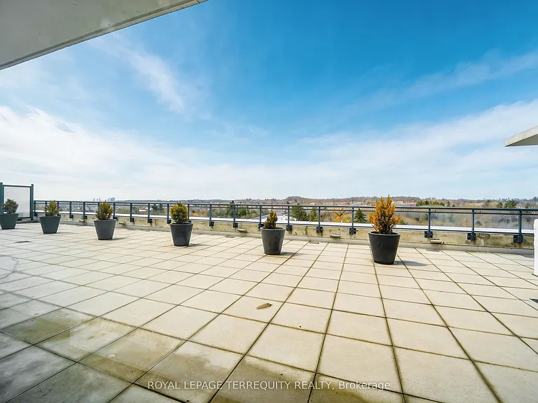 11611 Yonge St #728 — Photo 7