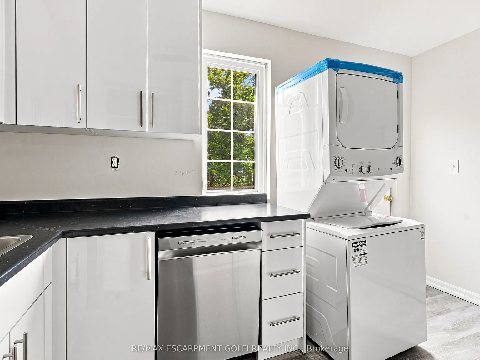 3 bed, $2,350 — Photo 3