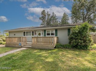 40 Dockage Rd, Bayville, NJ 08721