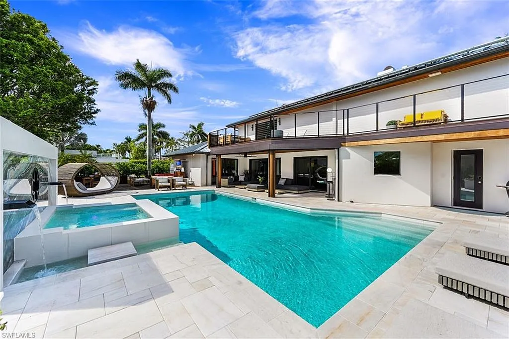 4 bed, 4.0 bath, 2667 sqft, $35,000 — Photo 1