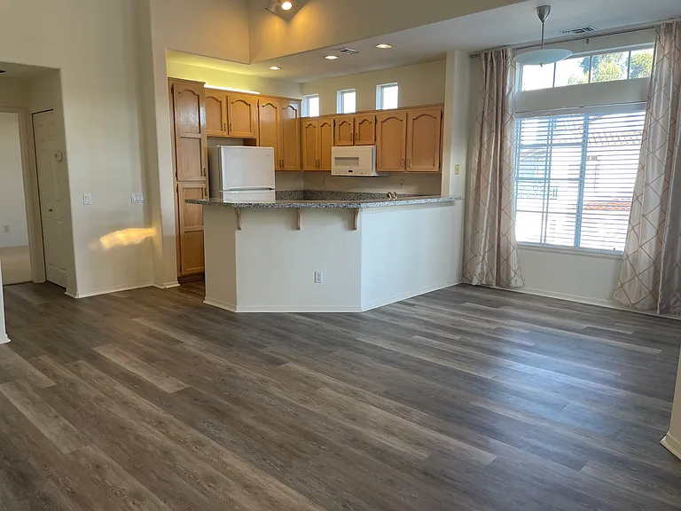 12606 Springbrook Dr #B — Photo 3