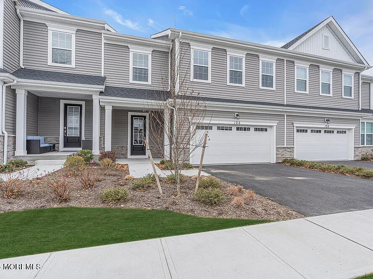 122 Woolley Ct — Photo 2