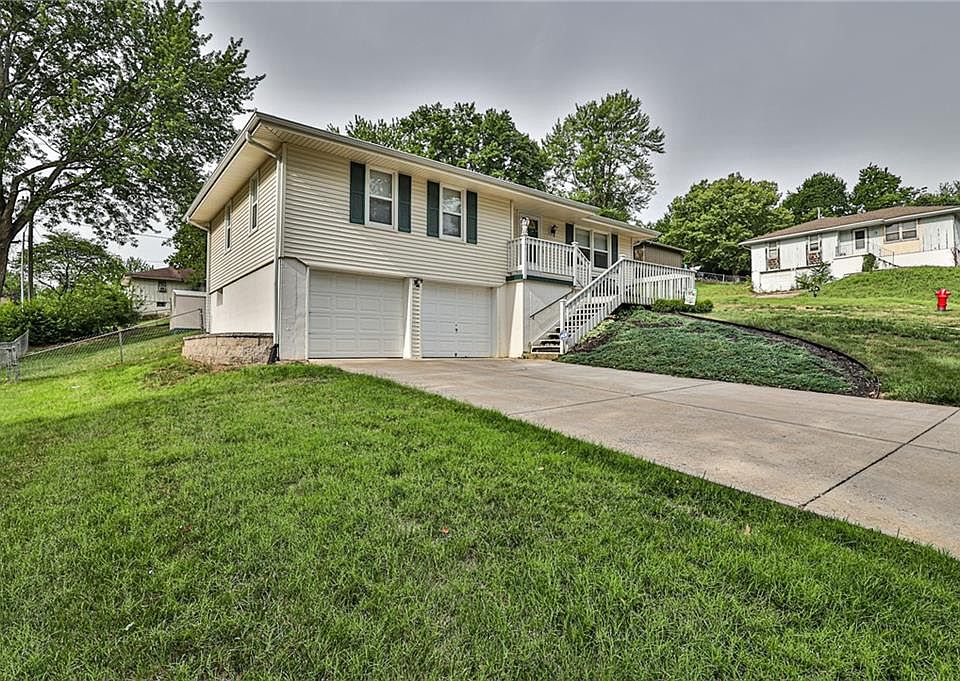 221 SW 19th St, Oak Grove, MO 64075 Zillow