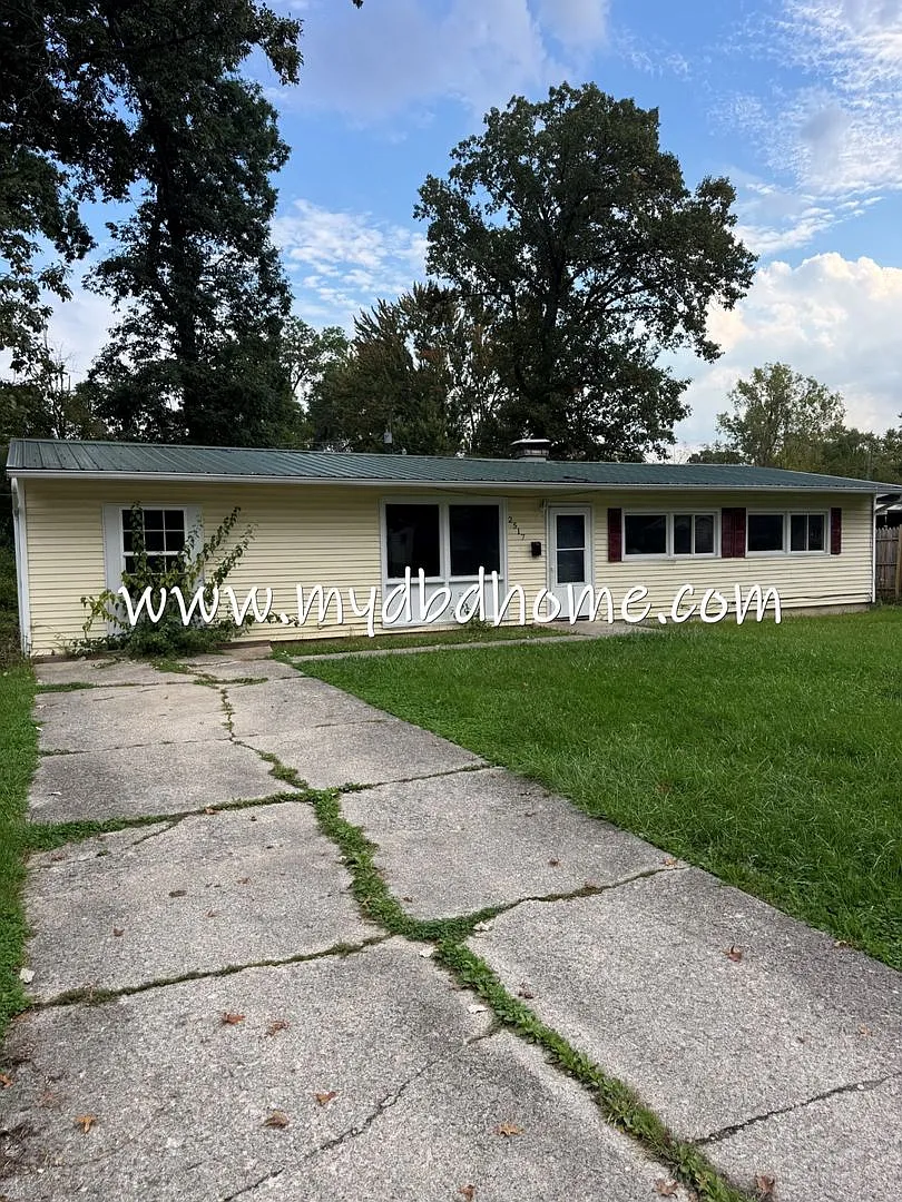 2517 Evans St — Photo 1