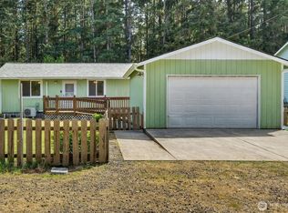 1716 194th St, Long Beach, WA 98631